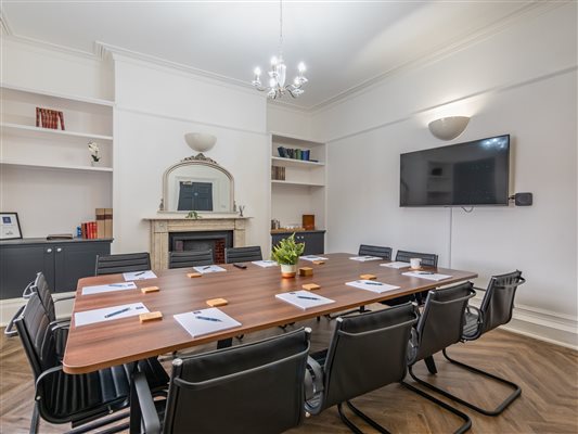 How to Host a Productive Meeting in Leamington Spa